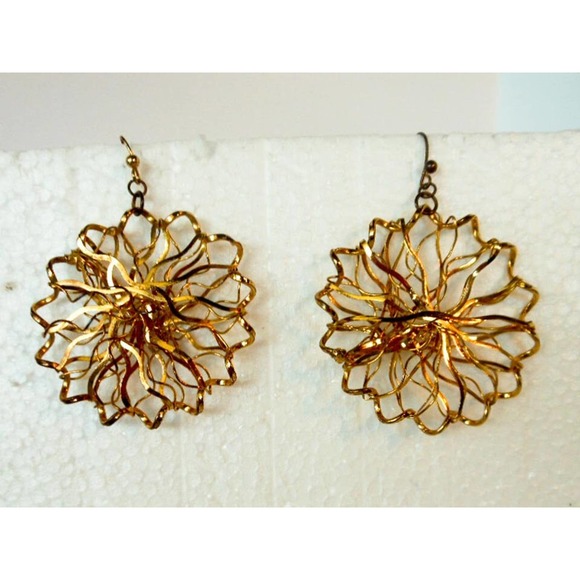 Vintage Large Gold Tone Filigree Flower Drop Earrings - Picture 1 of 5